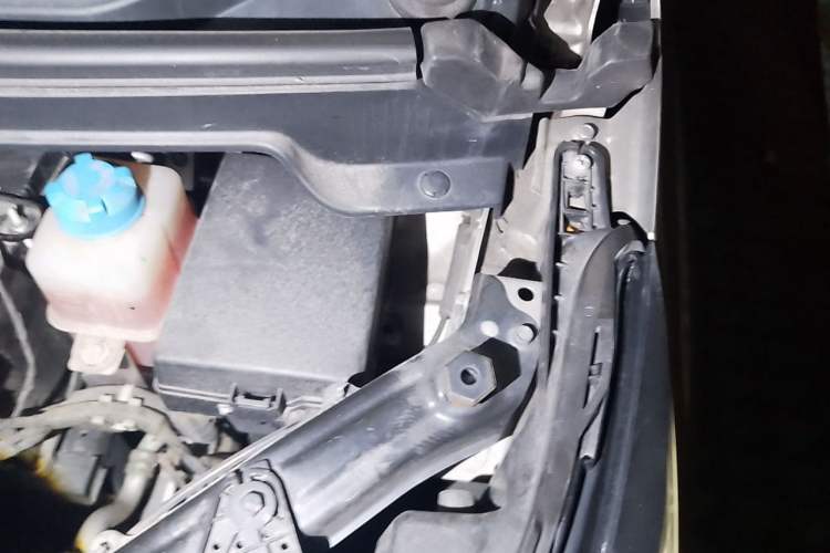 Used AION Y 2021 80 Enjoyment Tech Edition Engine Bay Left