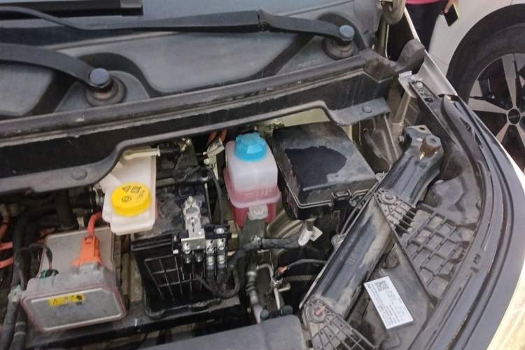 Used AION Y 2021 70 Tech Vitality Edition Engine Bay Left