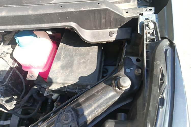 Used AION Y 2021 70 Intelligent Edition Engine Bay Left