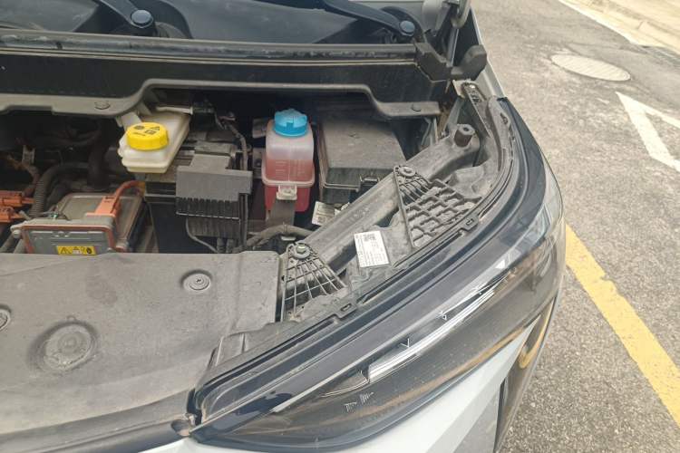 Used AION Y 2021 70 Intelligent Edition Engine Bay Left