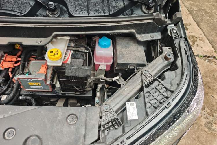 Used AION Y 2021 70 Tech Vitality Edition Engine Bay Left