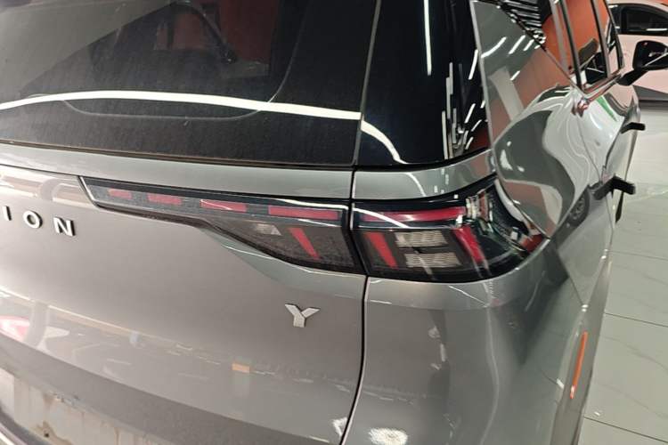 Used AION Y 2021 70 Intelligent Dynamic Edition Exterior 3