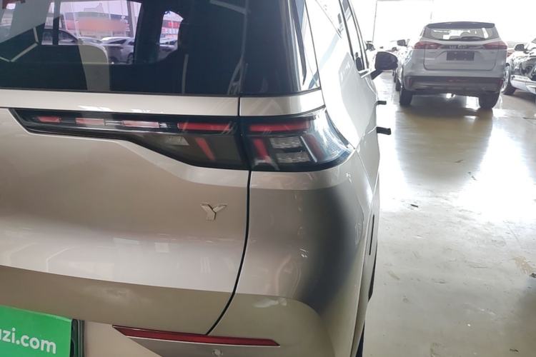 Used AION Y 2021 70 Tech Vitality Edition Exterior 3