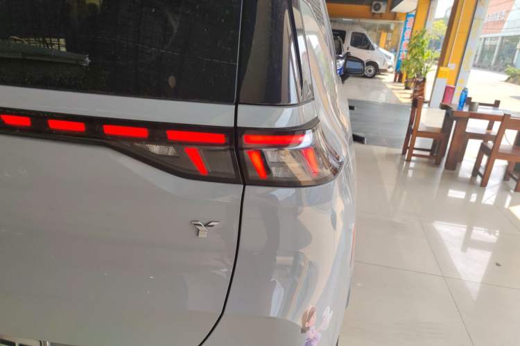 Used AION Y 2021 70 Tech Vitality Edition Exterior 3