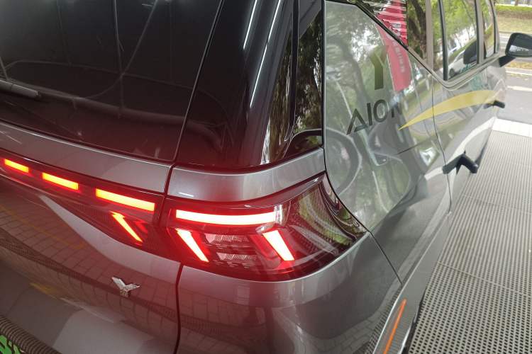Used AION Y 2021 70 Tech Vitality Edition Exterior 3