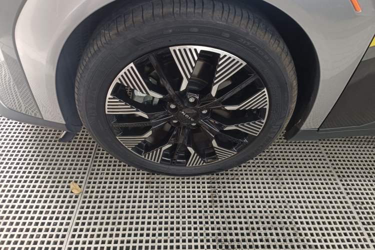 Used AION Y 2021 70 Tech Vitality Edition Exterior 4