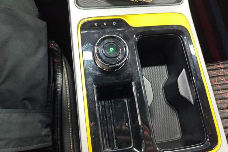 Used AION Y 2021 70 Intelligent Dynamic Edition Gear Lever