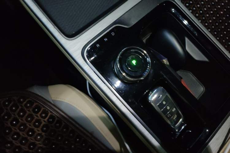 Used AION Y 2021 70 Intelligent Edition Gear Lever