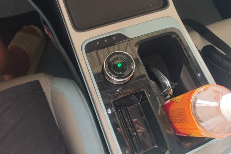 Used AION Y 2021 70 Intelligent Dynamic Edition Gear Lever