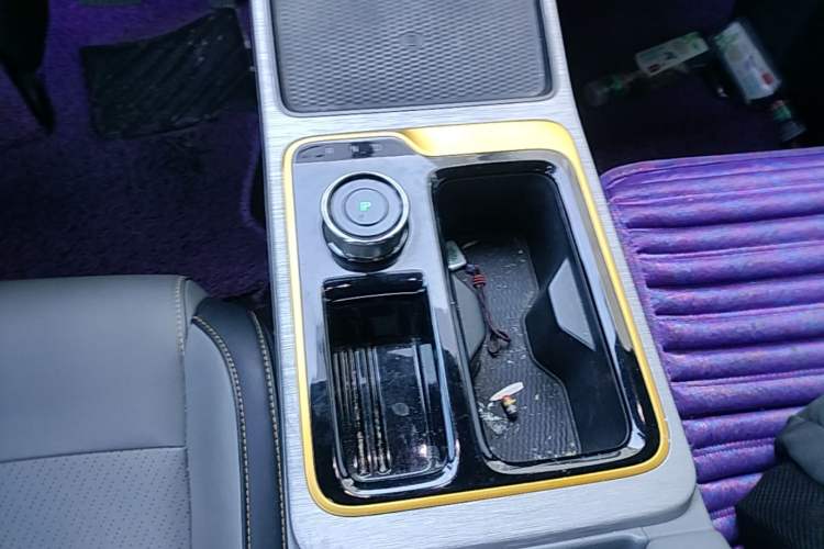 Used AION Y 2021 70 Intelligent Edition Gear Lever