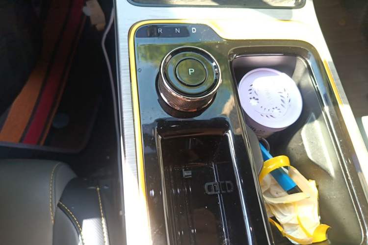 Used AION Y 2021 70 Intelligent Edition Gear Lever