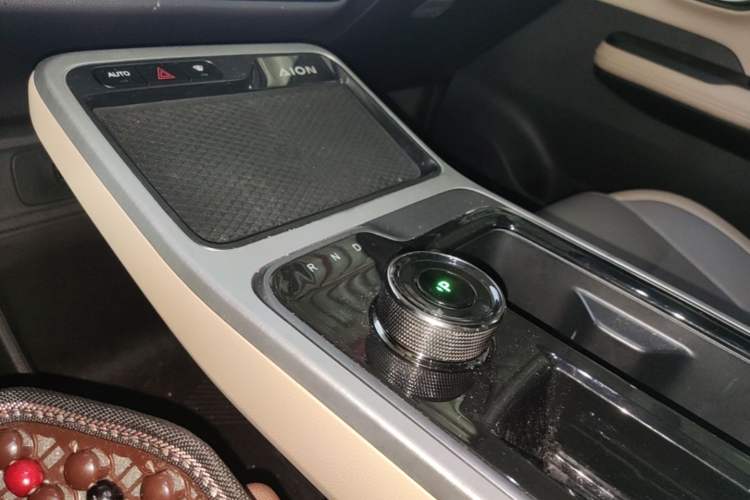 Used AION Y 2021 70 Intelligent Dynamic Edition Gear Lever