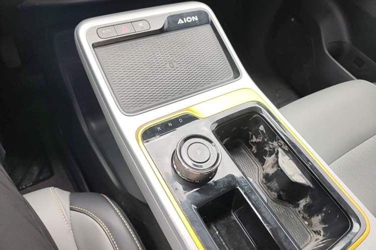 Used AION Y 2021 70 Intelligent Dynamic Edition Gear Lever