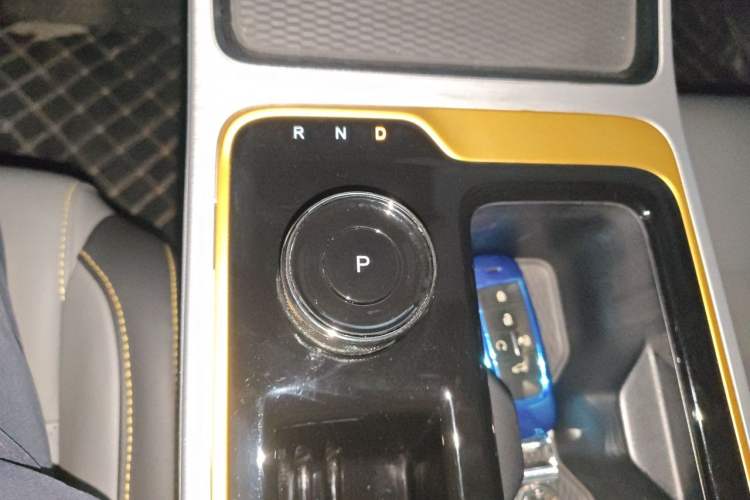 Used AION Y 2021 70 Enjoyment Tech Edition Gear Lever