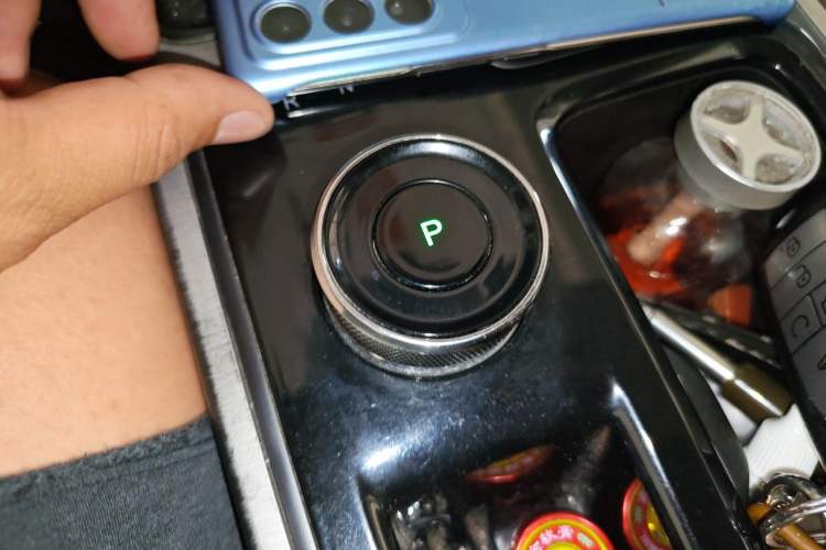 Used AION Y 2021 70 Intelligent Dynamic Edition Gear Lever