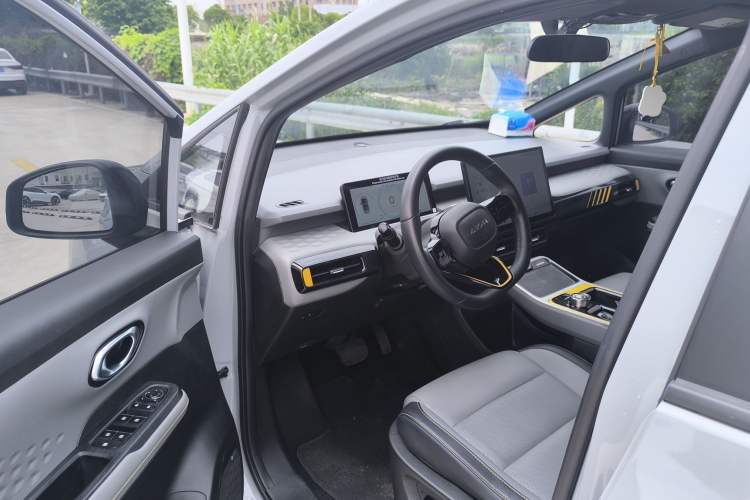 Used AION Y 2021 70 Intelligent Dynamic Edition Interior 1