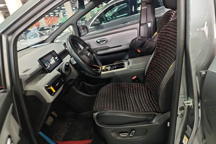 Used AION Y 2021 70 Intelligent Dynamic Edition Left Front Seat