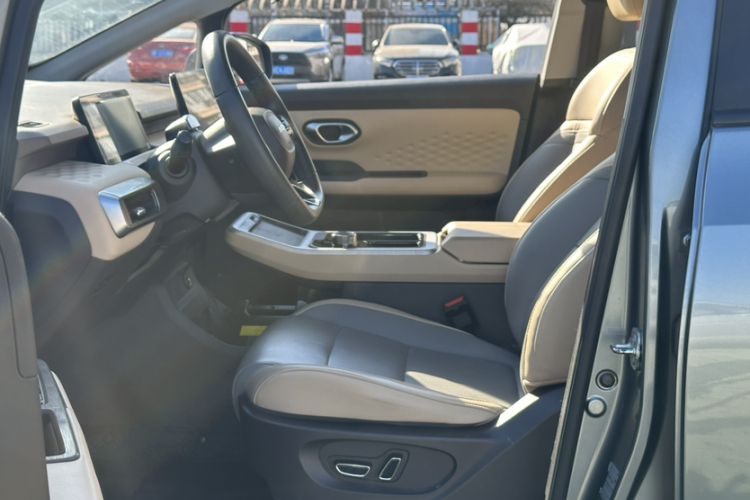 Used AION Y 2021 70 Enjoyment Tech Edition Left Front Seat