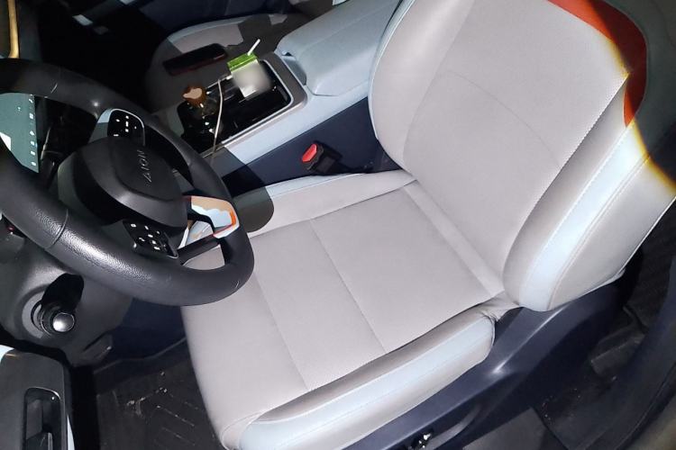 Used AION Y 2021 80 Enjoyment Tech Edition Left Front Seat