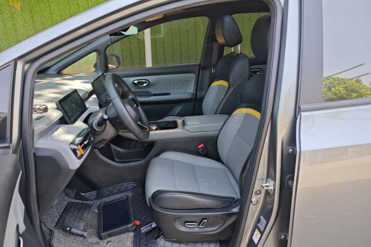 Used AION Y 2021 70 Intelligent Edition Left Front Seat