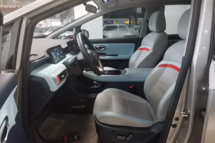 Used AION Y 2021 70 Intelligent Dynamic Edition Left Front Seat