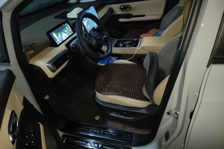 Used AION Y 2021 70 Intelligent Edition Left Front Seat
