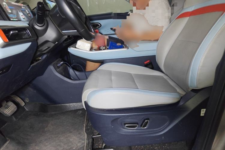 Used AION Y 2021 80 Enjoyment Tech Edition Left Front Seat