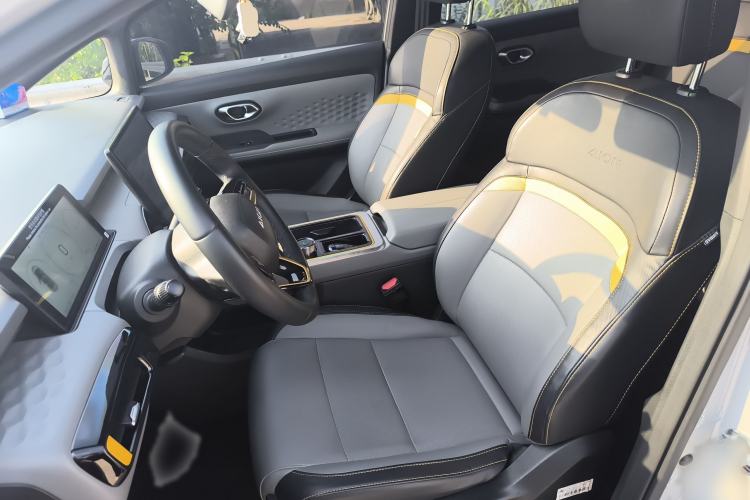 Used AION Y 2021 70 Intelligent Dynamic Edition Left Front Seat