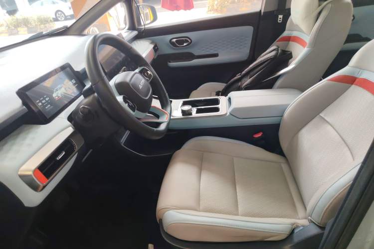 Used AION Y 2021 70 Tech Vitality Edition Left Front Seat