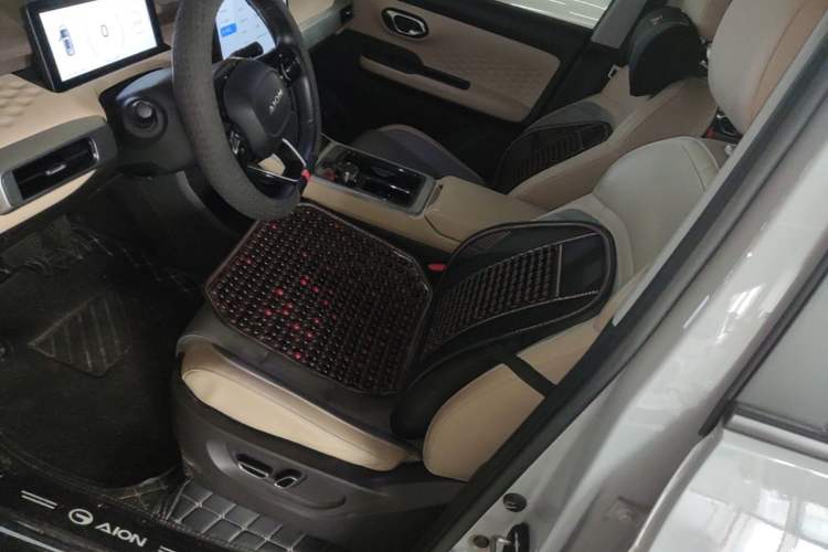 Used AION Y 2021 70 Intelligent Dynamic Edition Left Front Seat