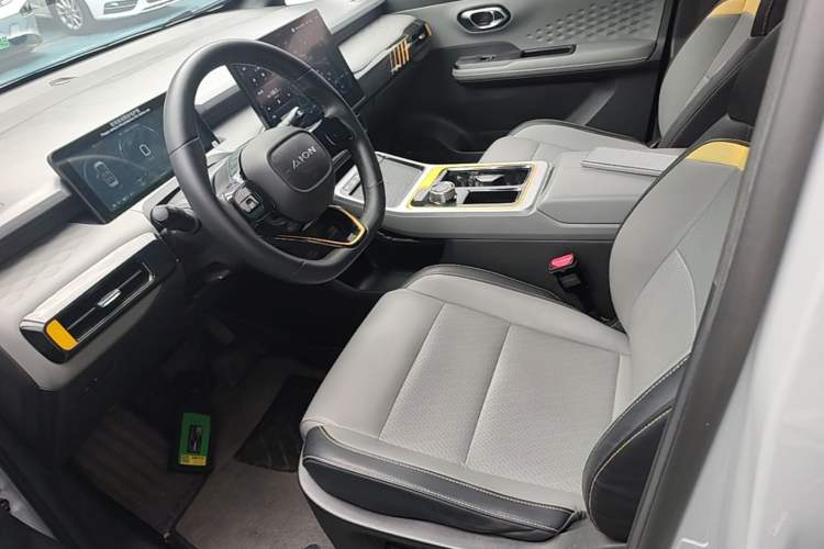 Used AION Y 2021 70 Intelligent Dynamic Edition Left Front Seat