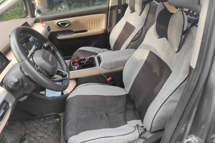 Used AION Y 2021 70 Tech Vitality Edition Left Front Seat