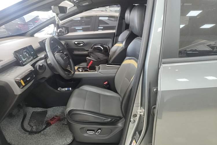 Used AION Y 2021 70 Enjoyment Tech Edition Left Front Seat