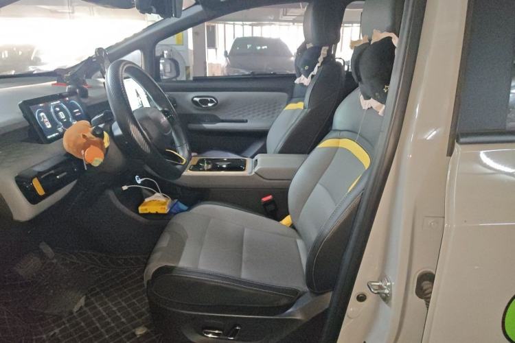 Used AION Y 2021 70 Enjoyment Tech Edition Left Front Seat