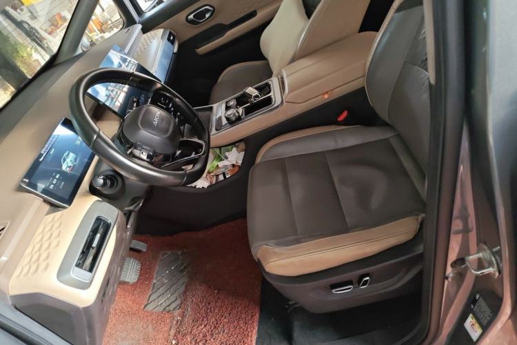 Used AION Y 2021 70 Intelligent Dynamic Edition Left Front Seat