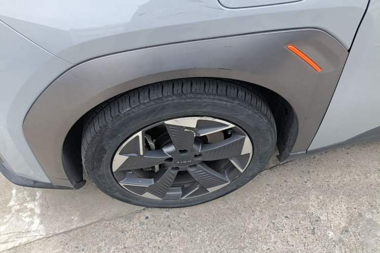 Used AION Y 2021 70 Intelligent Dynamic Edition Left Front Wheel Hub