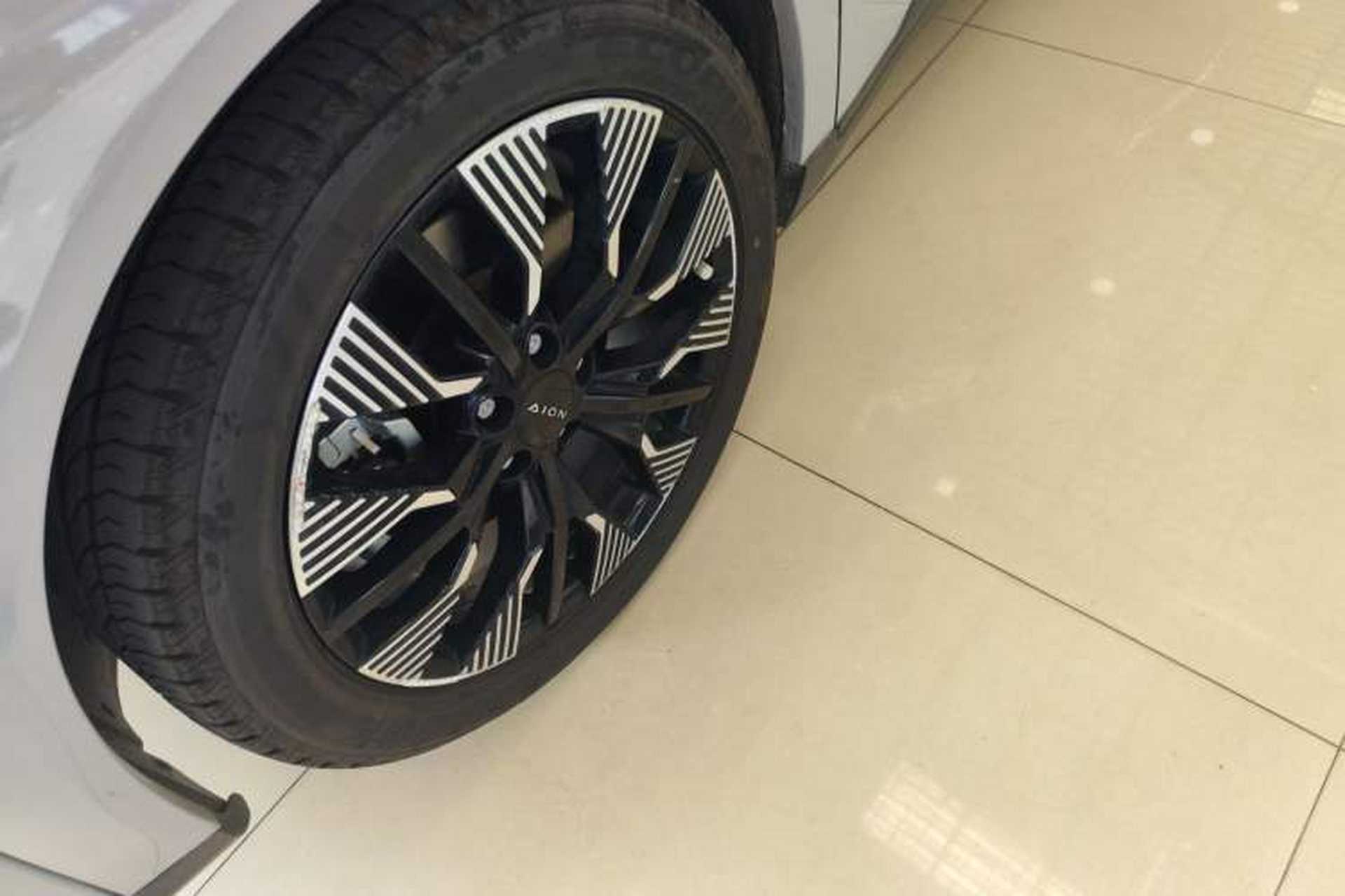 Used AION Y 2021 70 Tech Vitality Edition Left Front Wheel Hub