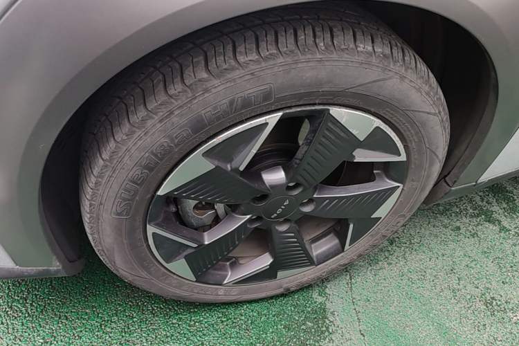 Used AION Y 2021 70 Intelligent Dynamic Edition Left Front Wheel Hub