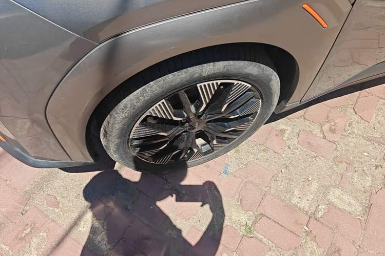 Used AION Y 2021 70 Enjoyment Tech Edition Left Front Wheel Hub