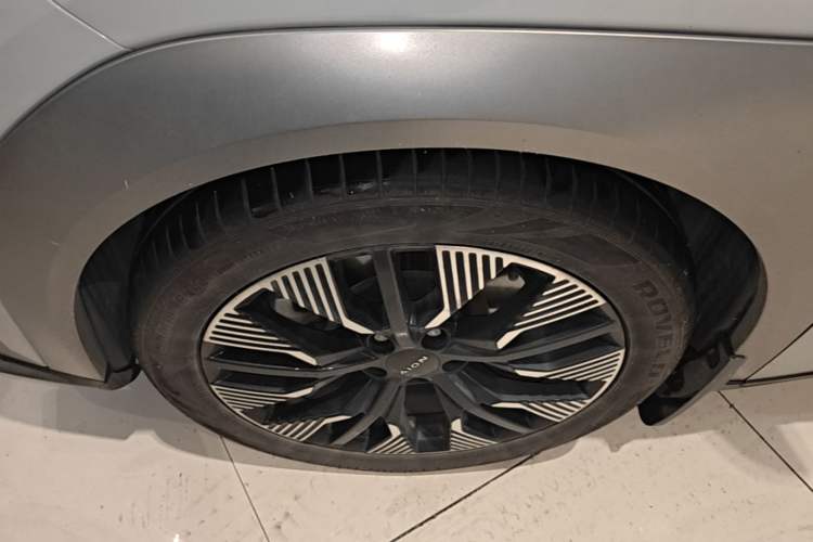Used AION Y 2021 80 Enjoyment Tech Edition Left Front Wheel Hub