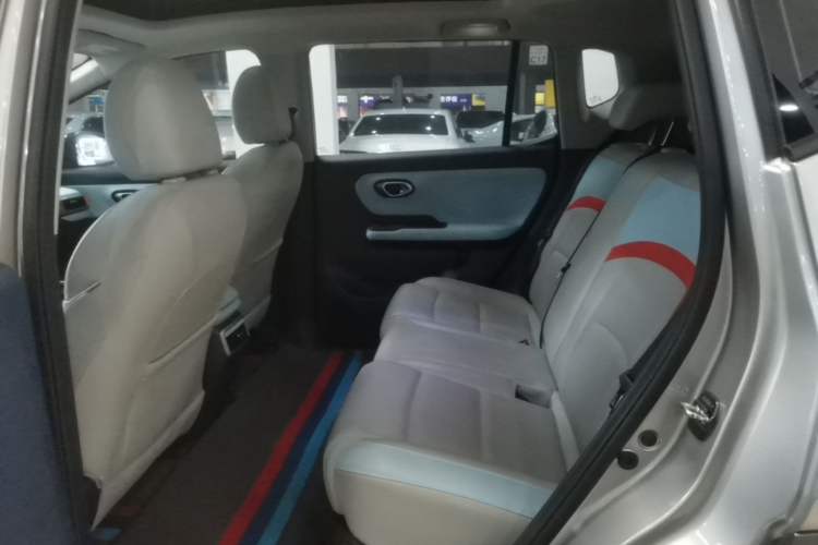 Used AION Y 2021 70 Intelligent Dynamic Edition Left Rear Seat