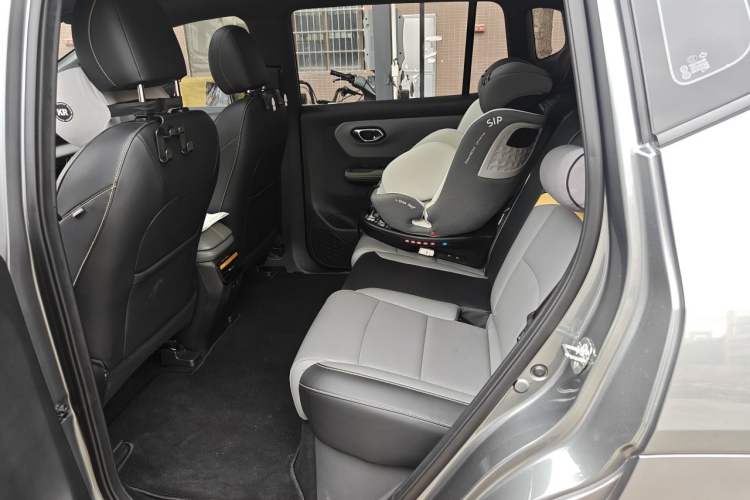 Used AION Y 2021 70 Intelligent Dynamic Edition Left Rear Seat
