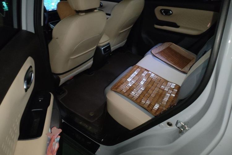 Used AION Y 2021 70 Intelligent Edition Left Rear Seat