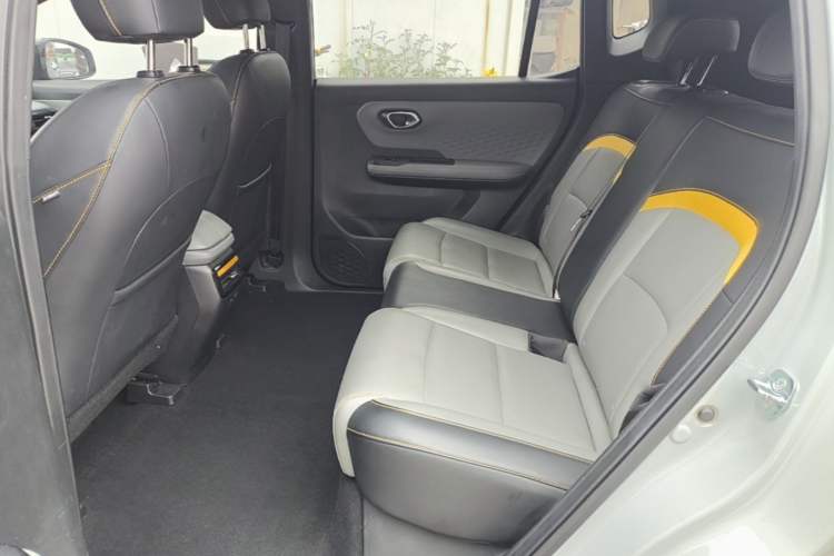 Used AION Y 2021 70 Intelligent Dynamic Edition Left Rear Seat