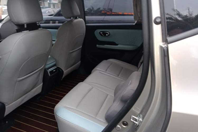 Used AION Y 2021 70 Tech Vitality Edition Left Rear Seat