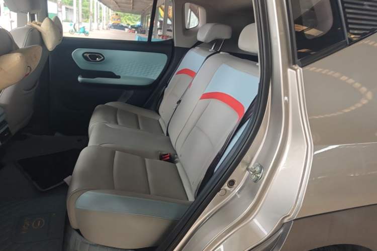 Used AION Y 2021 70 Intelligent Dynamic Edition Left Rear Seat