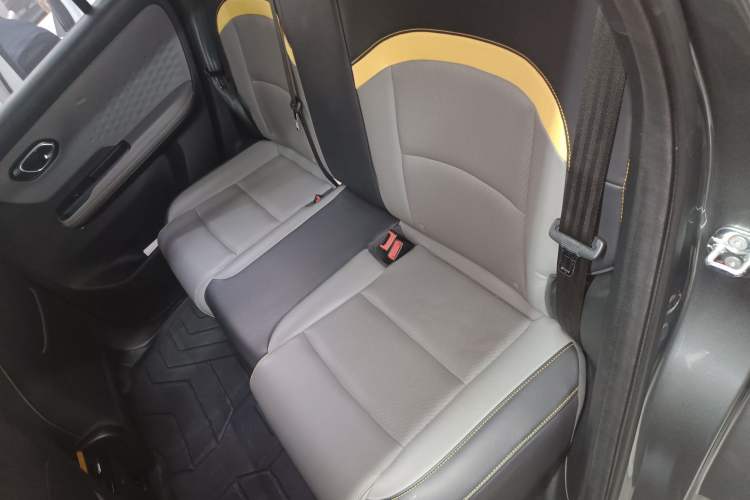 Used AION Y 2021 70 Tech Vitality Edition Left Rear Seat