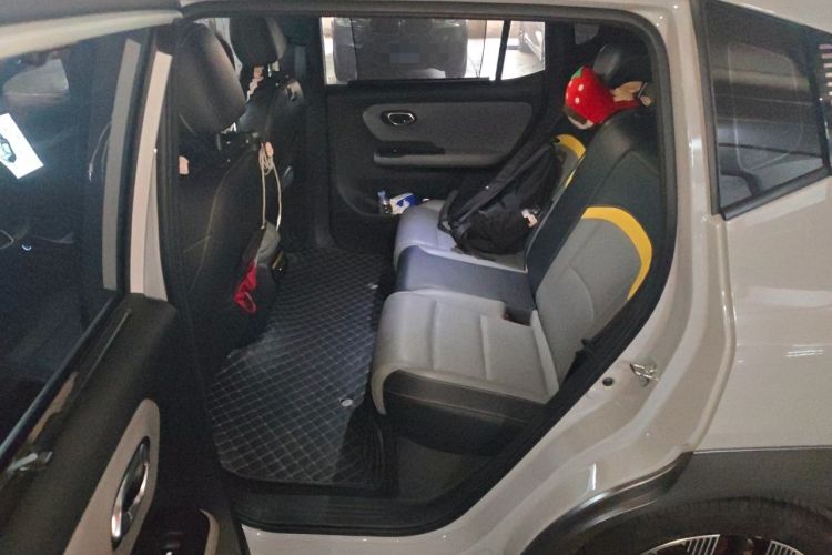 Used AION Y 2021 70 Enjoyment Tech Edition Left Rear Seat