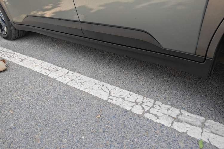 Used AION Y 2021 70 Intelligent Edition Left Side Sill