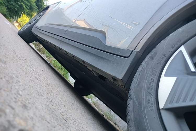 Used AION Y 2021 70 Intelligent Edition Left Side Sill